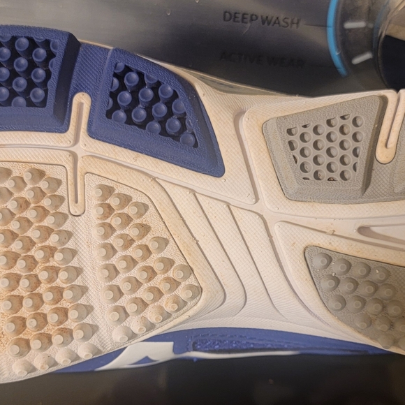 Mizuno Women's Training Shoe Size 8.5 - Picture 5 of 7